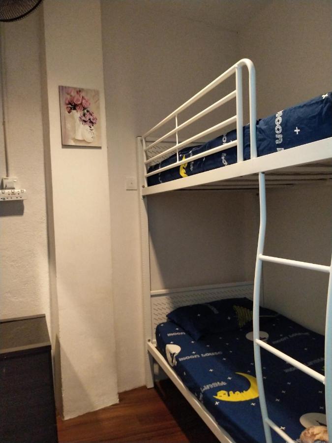 Joka-Joka Guesthouse Malacca Екстер'єр фото