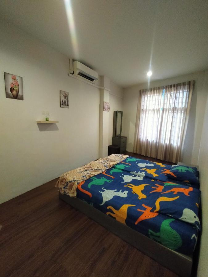 Joka-Joka Guesthouse Malacca Екстер'єр фото